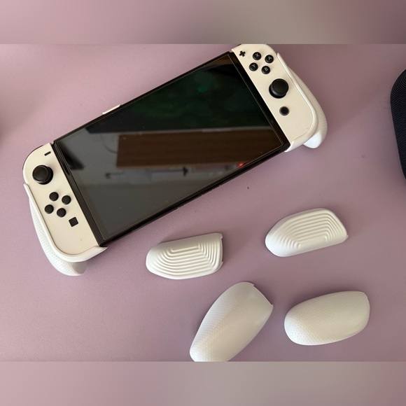 Nintendo Switch OLED - Picture 11 of 11